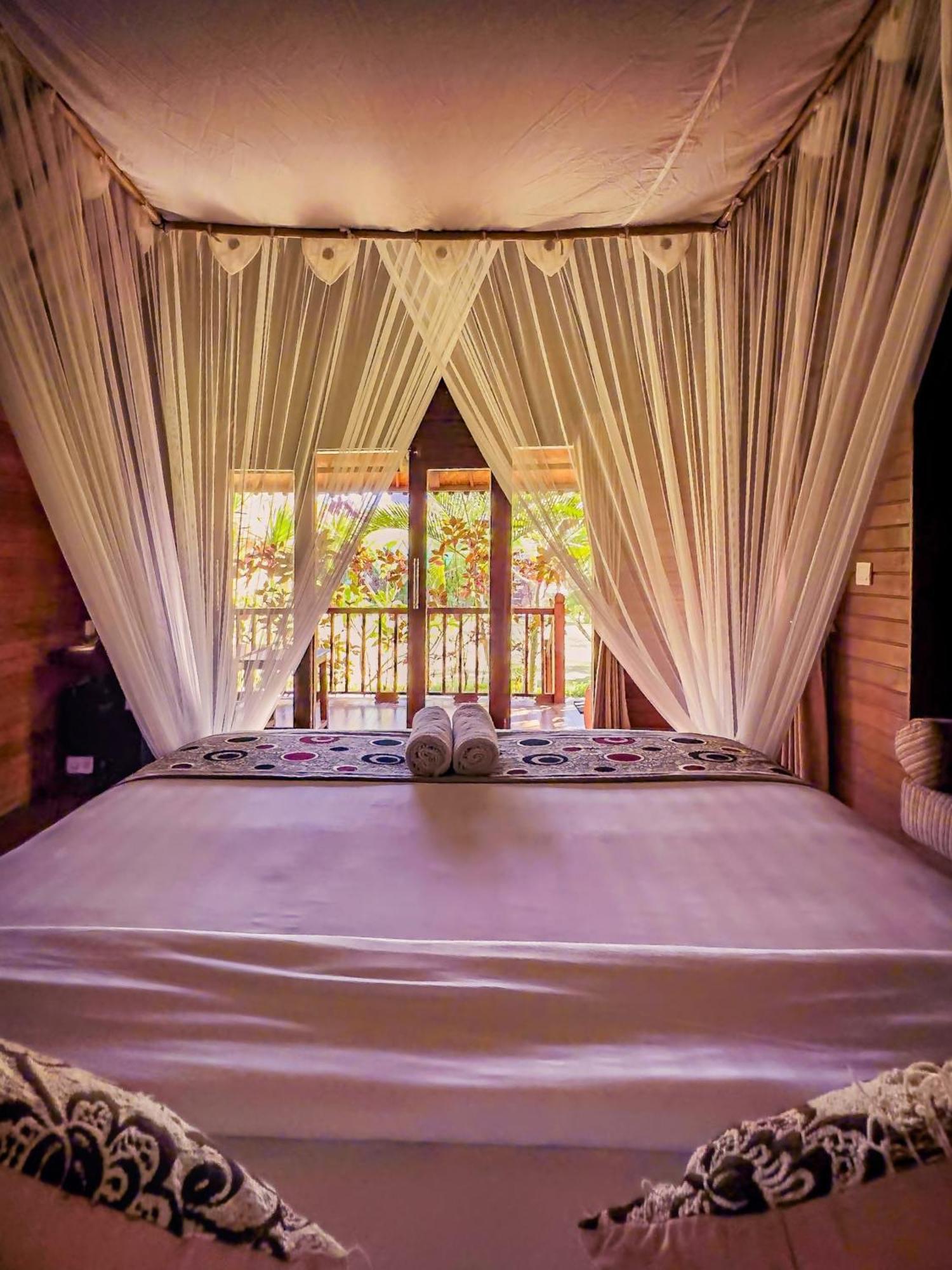 Island Garden Huts Lembongan Bed and Breakfast Eksteriør billede