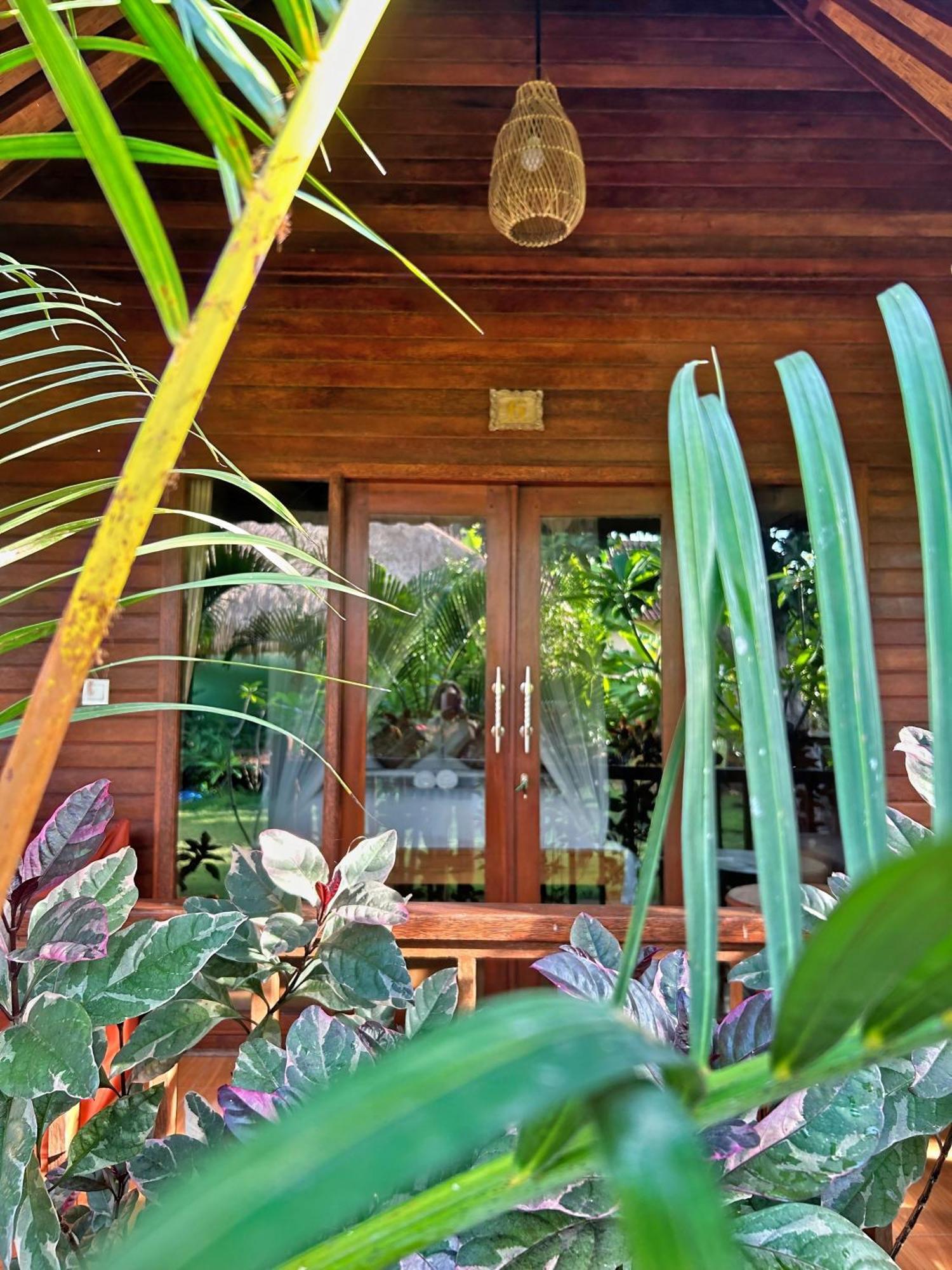 Island Garden Huts Lembongan Bed and Breakfast Eksteriør billede
