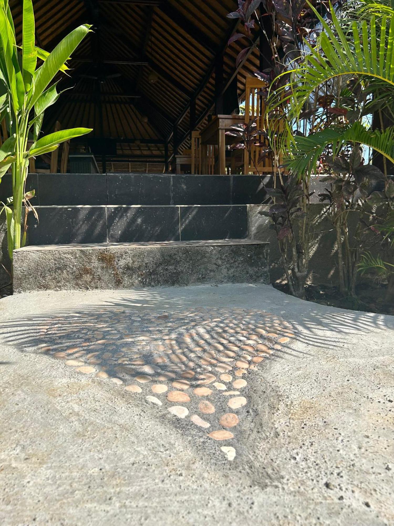 Island Garden Huts Lembongan Bed and Breakfast Eksteriør billede